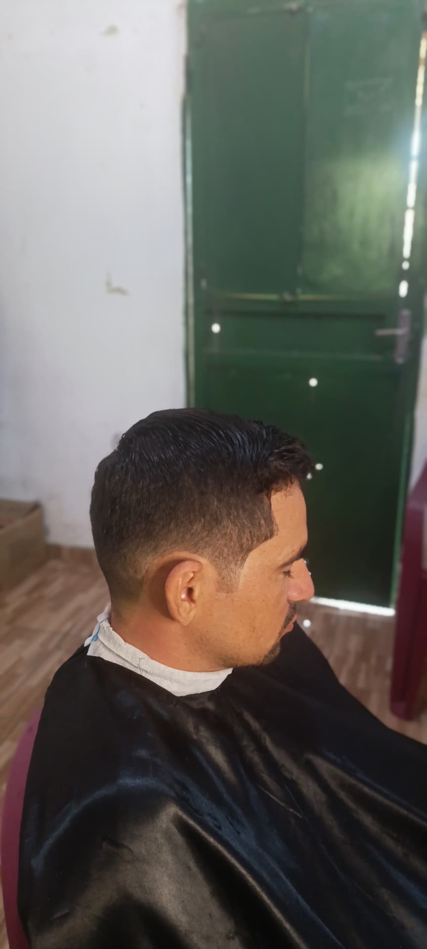 Corte clássico penteado de lado
